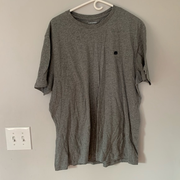 Banana Republic Other - Banana republic grey 100% cotton short sleeve tee